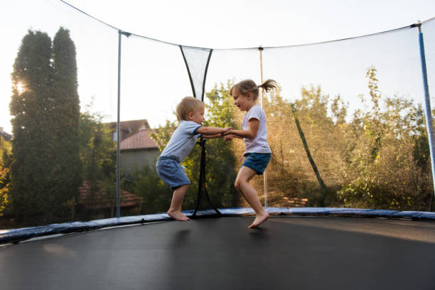 yagodka | Можно ли детям прыгать на батутах? Вся правда о популярном аттракционе